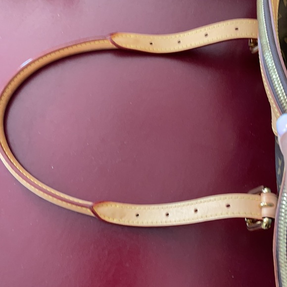 Louis Vuitton Tivoli GM Handbag - Picture 9 of 11